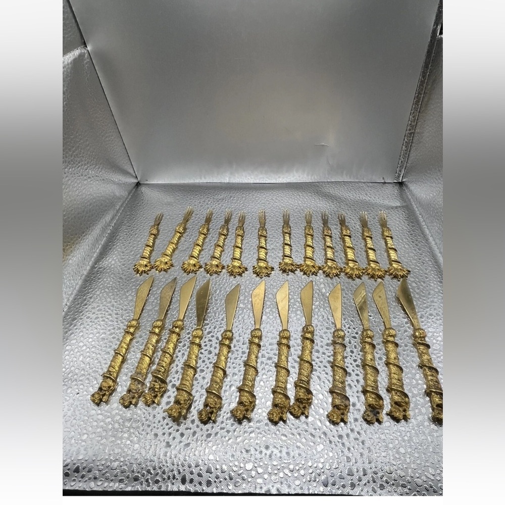 Vintage 24 Pc Florentine Party Forks & Knives